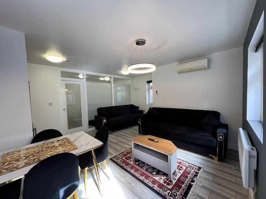 Golders - Modern One Bed Casa de férias Londres